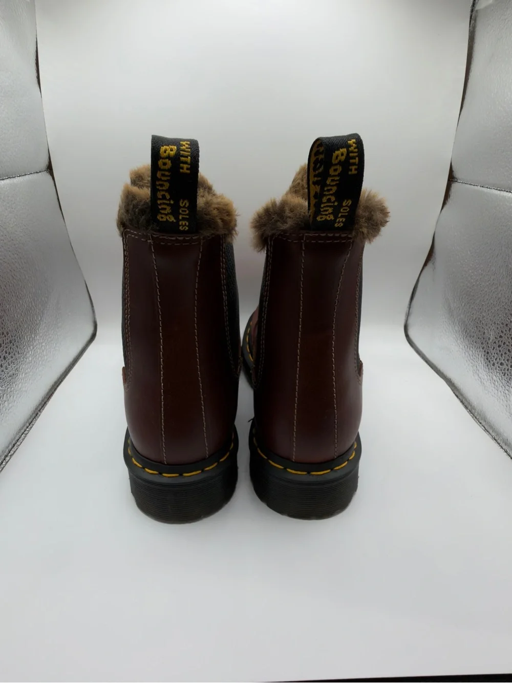 Dr. Martens 2976 Leonore Abruzzo WP Faux Fur Chelsea Boots Brown – Size 9